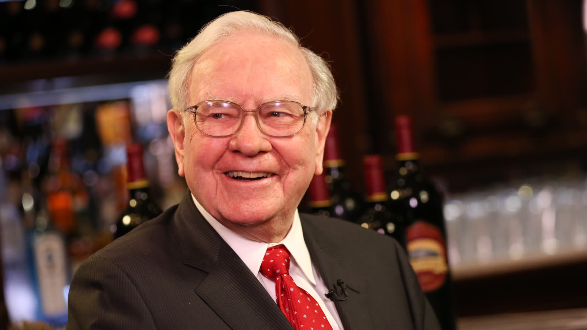 This internet stock is the best-performing name in Berkshire Hathaway’s portfolio this year, up 21%