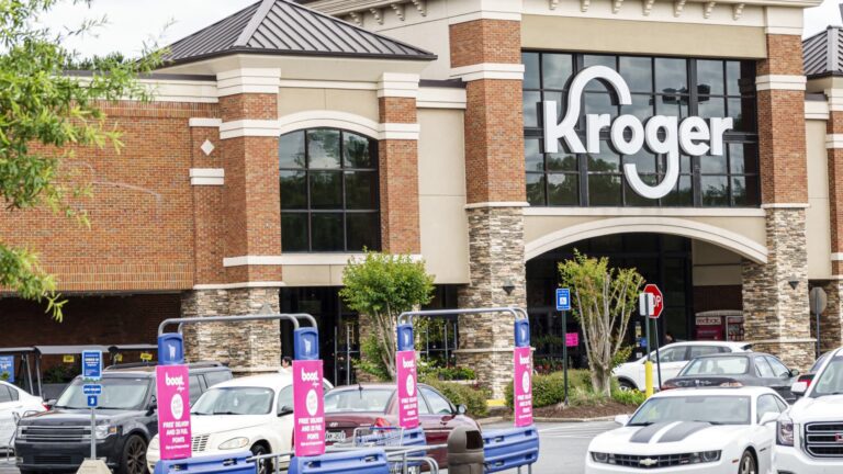 Goldman says buy these 'insensitive' stocks that aren't driven by trade and big macro factors