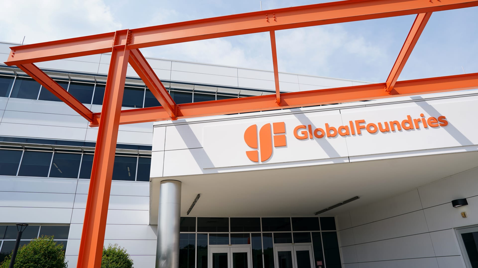 United Microelectronics shares pop more than 10% on report of potential GlobalFoundries deal