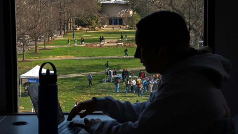 Late student loan bills can drop credit scores by up to 171 points, Federal Reserve warns