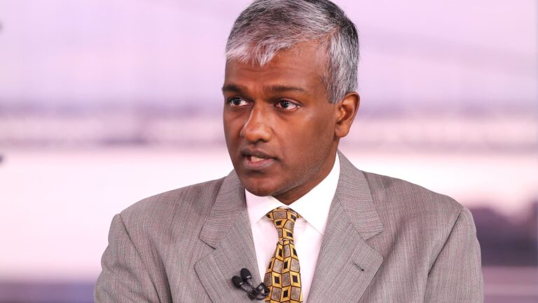 Money manager Dan Niles says market 'bottoming is not a day,' it's a process