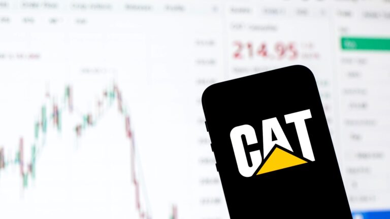 Stocks making the biggest moves midday: Palantir, Caterpillar, Apple, JPMorgan Chase and more