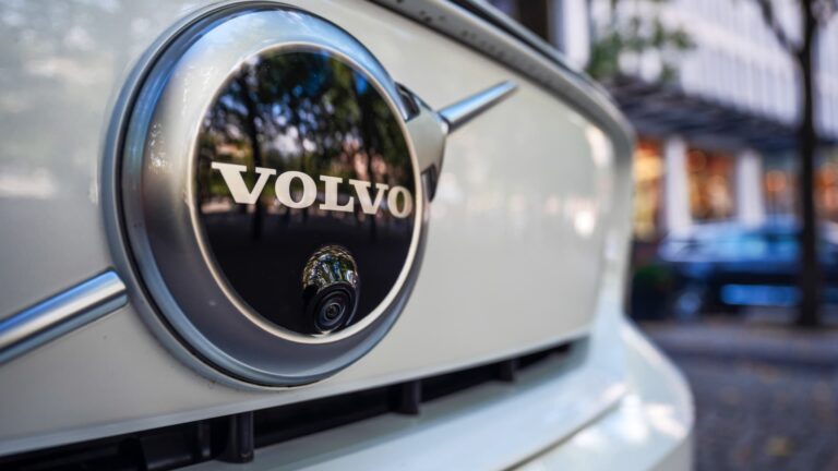 Volvo Cars launches $1.9 billion cost-cutting drive, scraps financial guidance as earnings fall