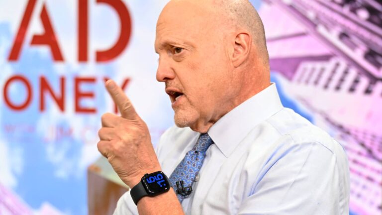Jim Cramer says investors should follow the post-dot-com-bubble playbook