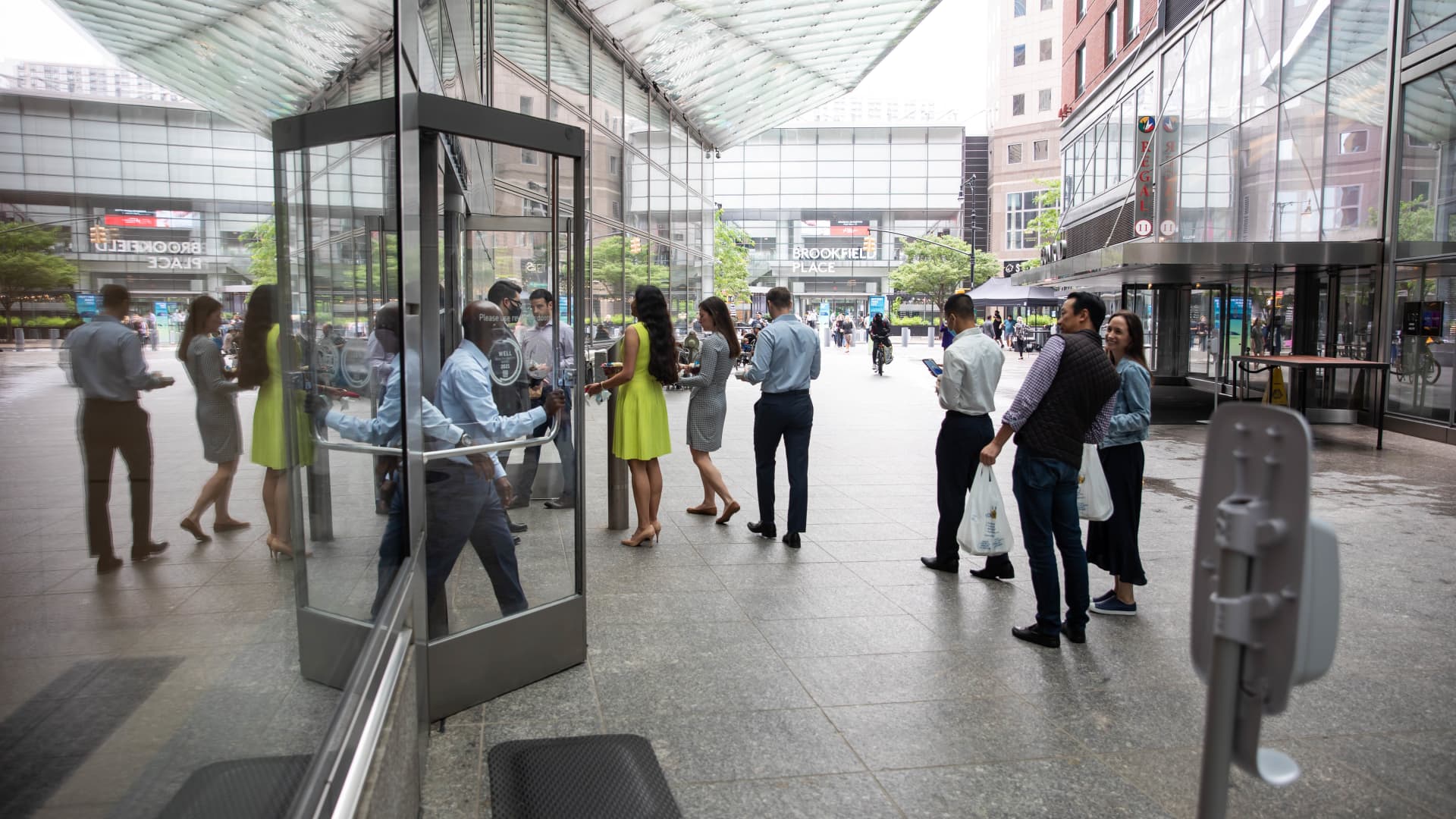 More than 60% of CEOs expect a recession in the next 6 months as tariff turmoil grows, survey says