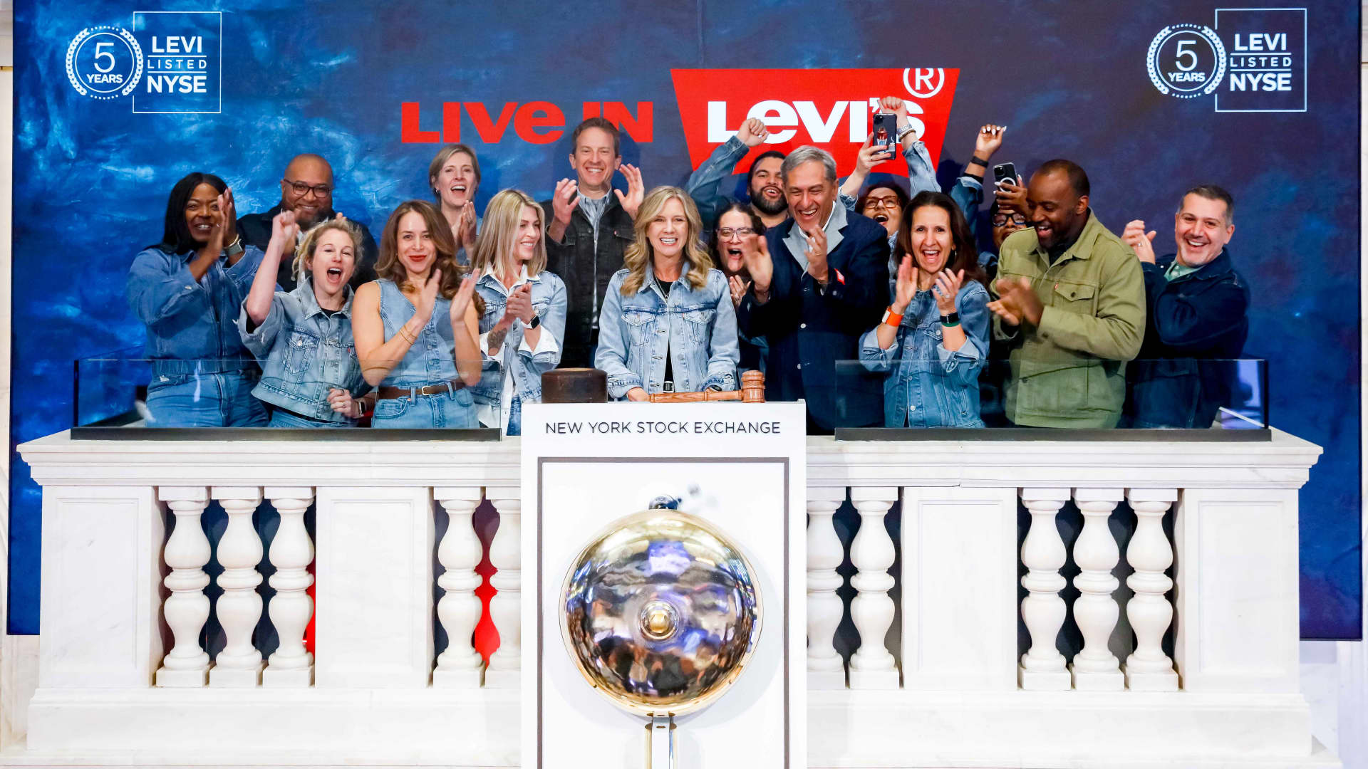 Stocks making the biggest moves premarket: Levi Strauss, UnitedHealth, Marvell, Broadcom and more