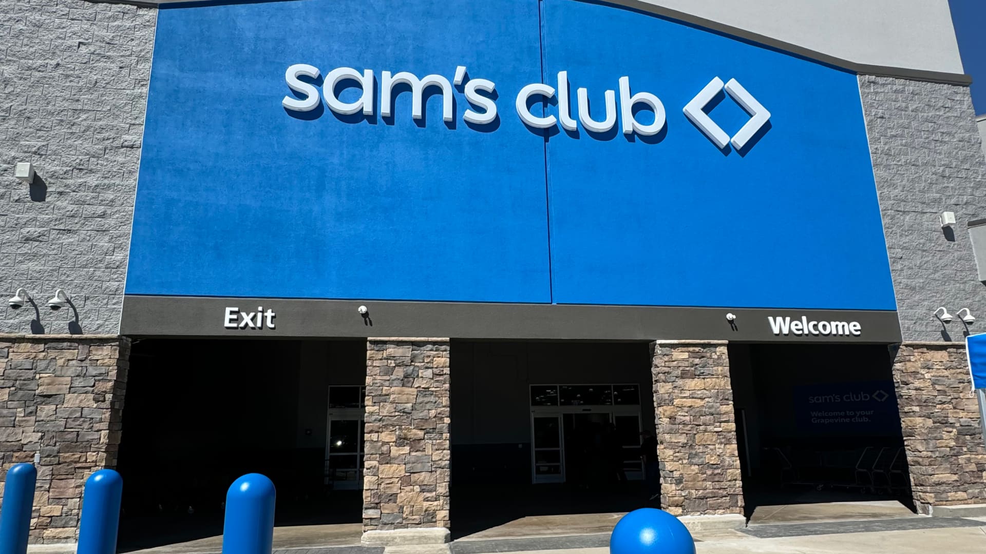 As warehouse clubs boom, Walmart-owned Sam's Club plans to open 15 stores per year