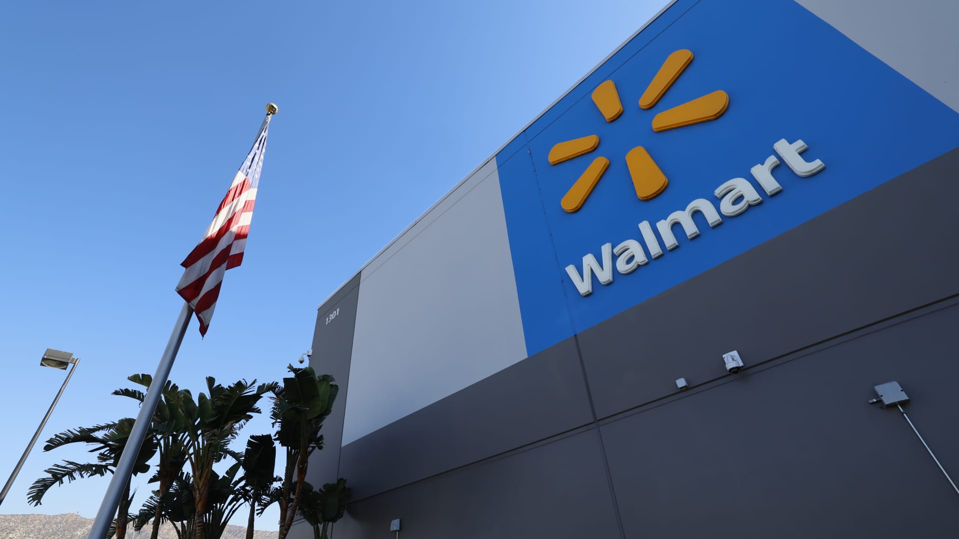 Walmart pulls quarterly operating income forecast, citing Trump's tariffs