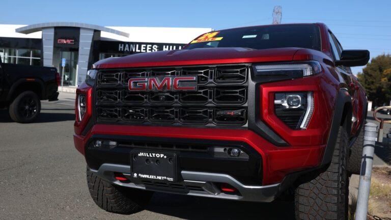 General Motors is set to report earnings before the bell. Here's what Wall Street expects