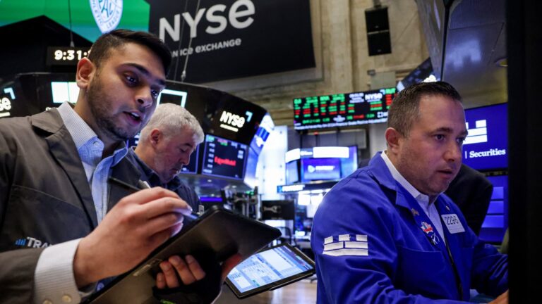 2-year Treasury yield drops to lowest level since 2022 as Trump tariffs spark flight to safety