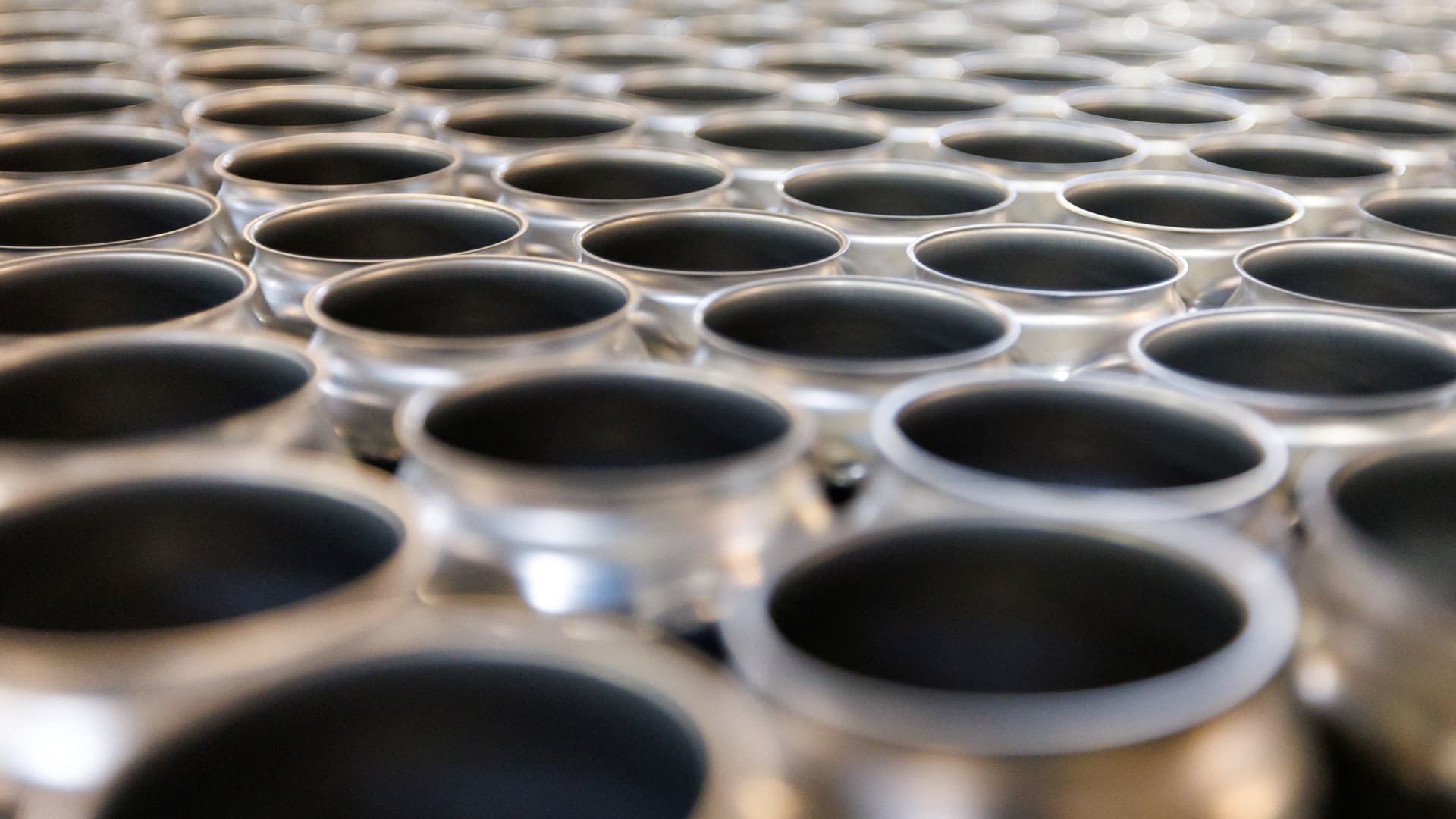 Trump administration puts 25% tariff on all canned beer imports, empty aluminum cans