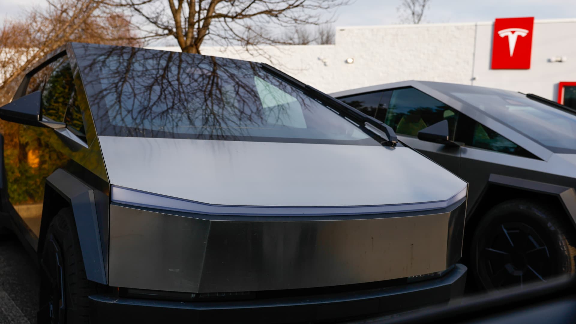 Stocks making the biggest moves midday: Tesla, Newsmax, Bloom Energy, On Holding, Roblox and more