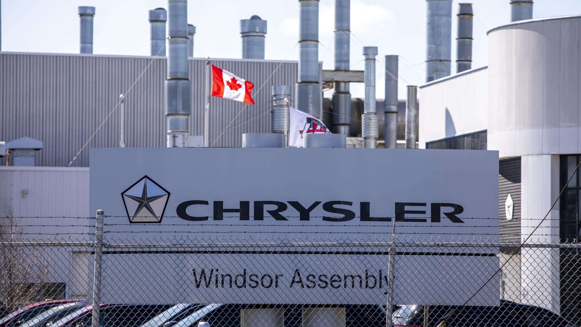 Stellantis idles plants in Mexico and Canada due to tariffs