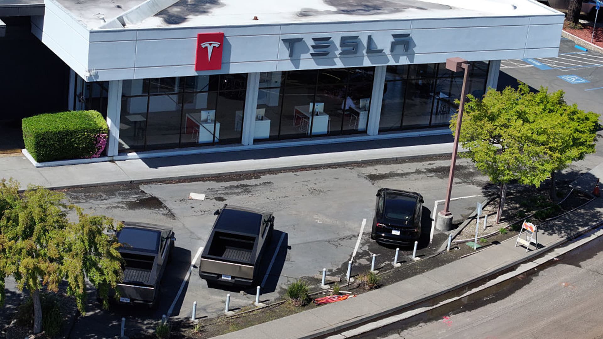 Tesla short sellers have made $11.5 billion from this year's selloff