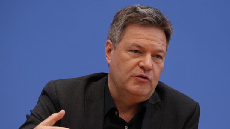 Trump will 'buckle under pressure' if Europe bands together over tariffs, German economy minister says