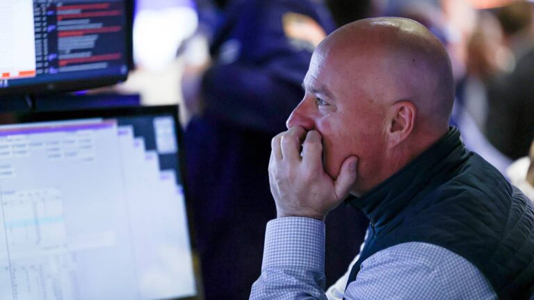 Panic selling in the stock market starts to pick up