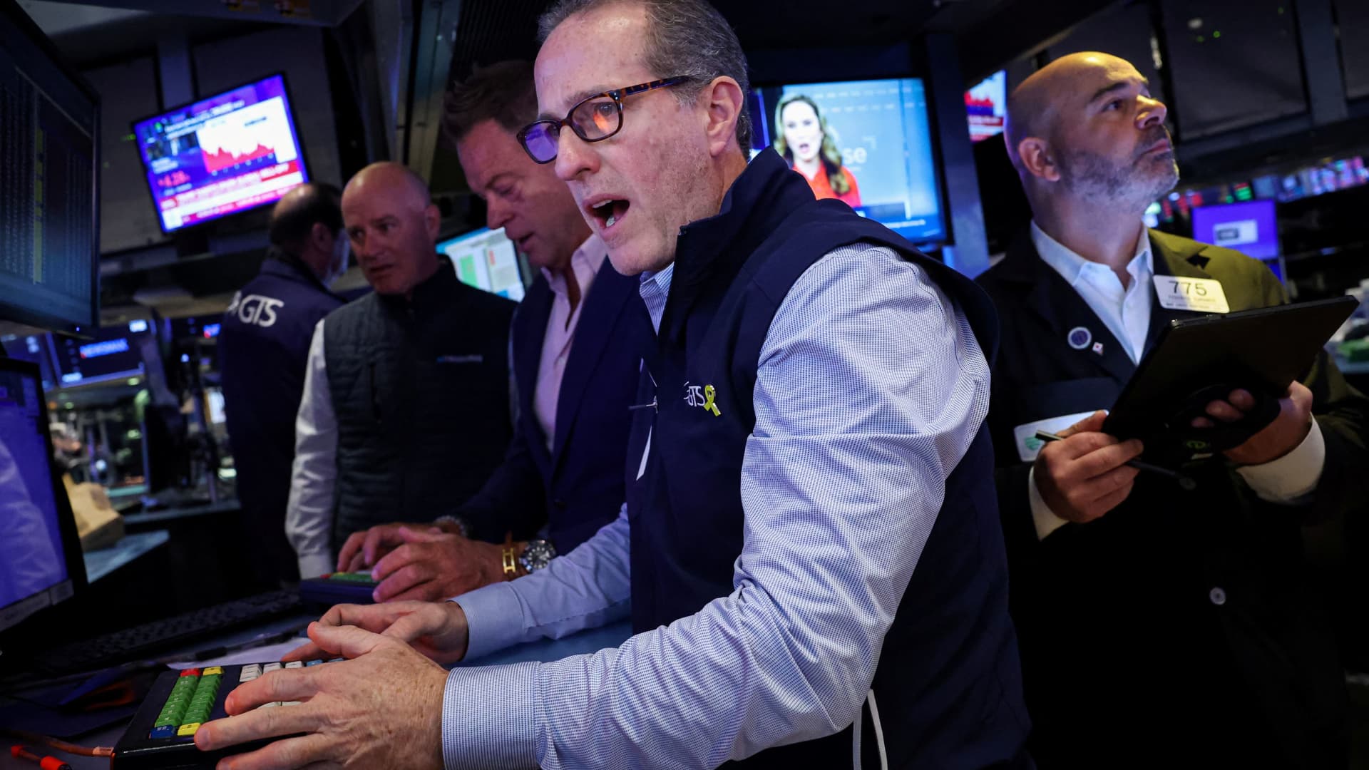 Playing defense: These stable stocks should be trade war-proof and generate income