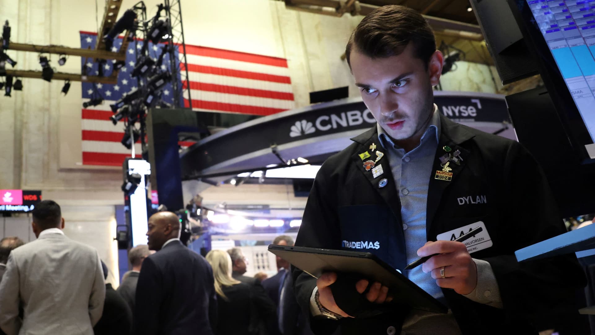 Dow futures fall after tariffs push market to biggest losses since 2020: Live updates 108126215