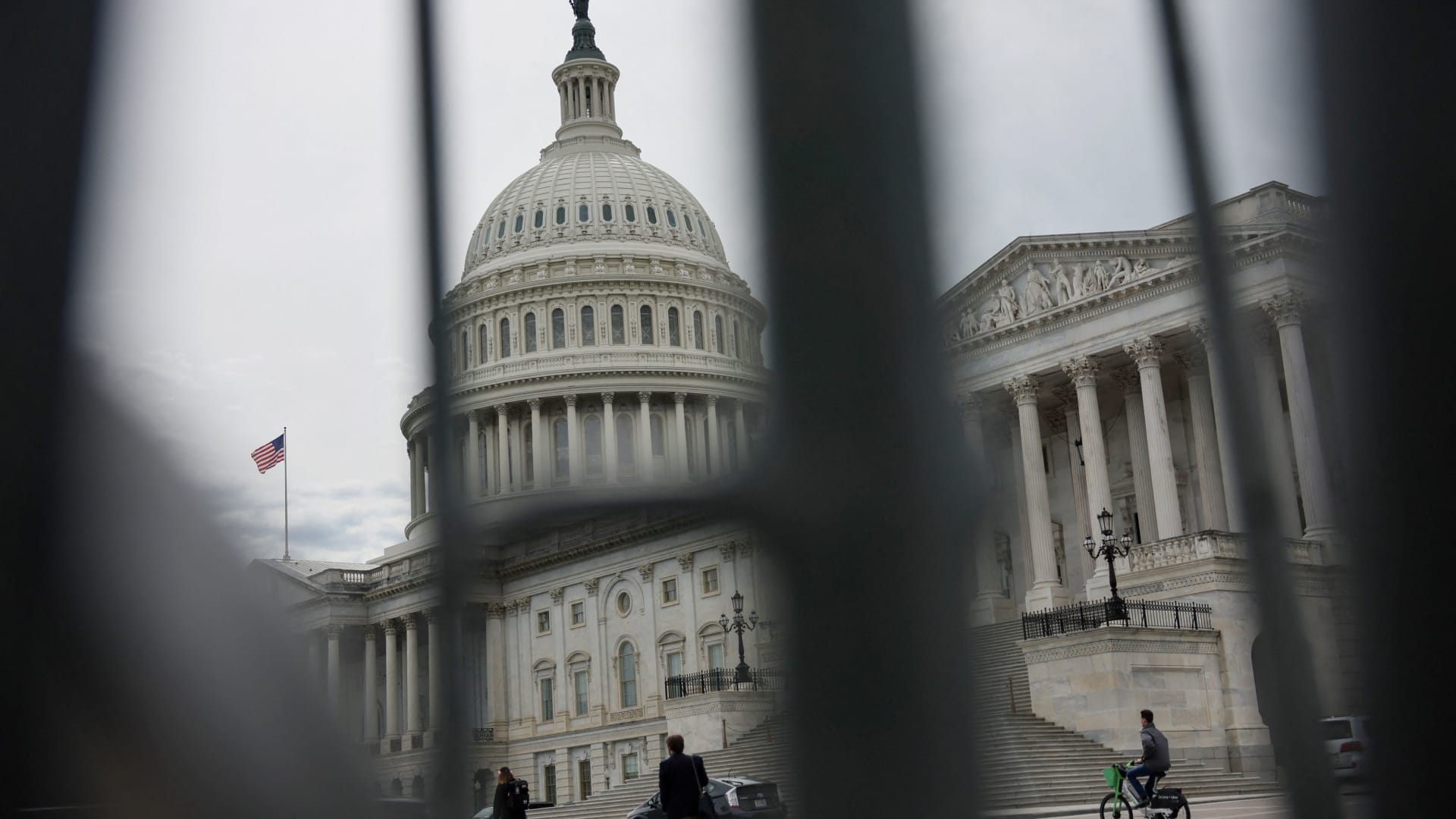 U.S. Senate Republicans pass measure to move forward on Trump's tax cuts