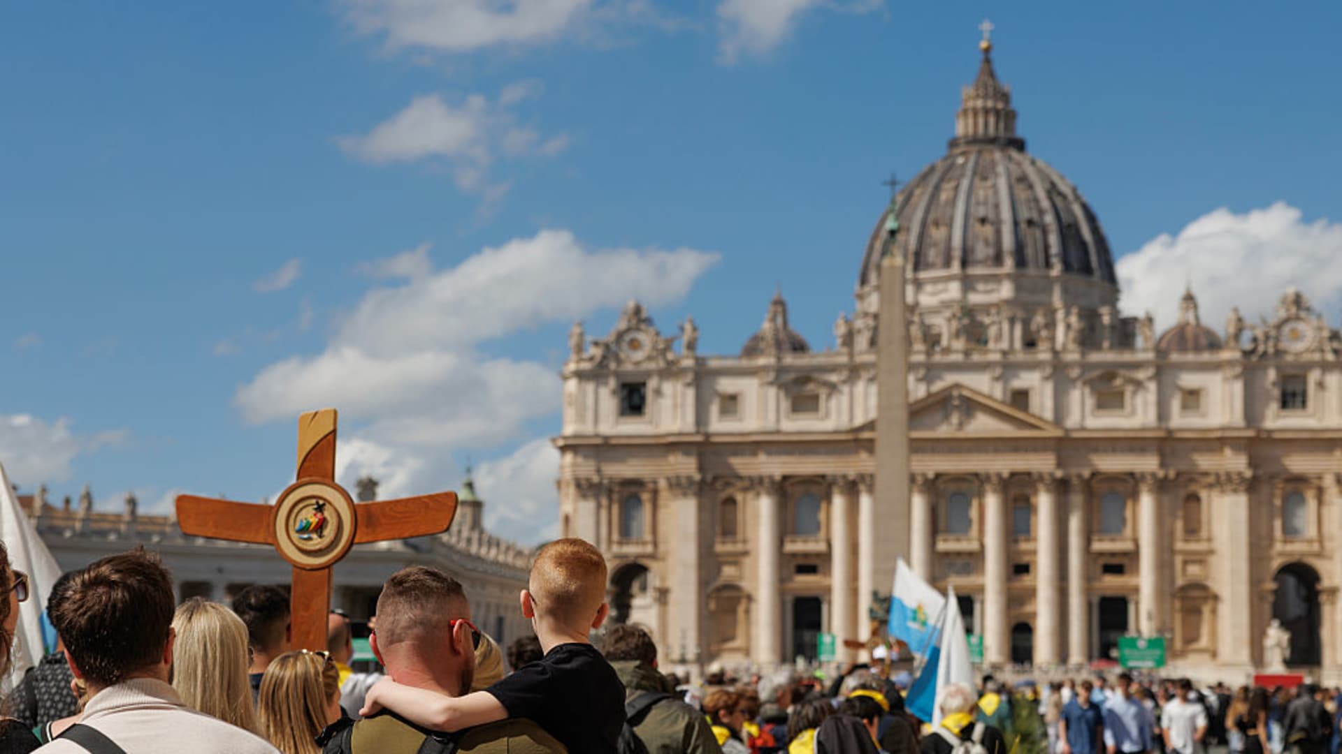 Pope Francis greets crowds at Vatican in first appearance since leaving hospital