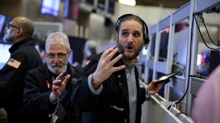 Resilient cybersecurity stocks to navigate the market turmoil and compelling tech opportunities