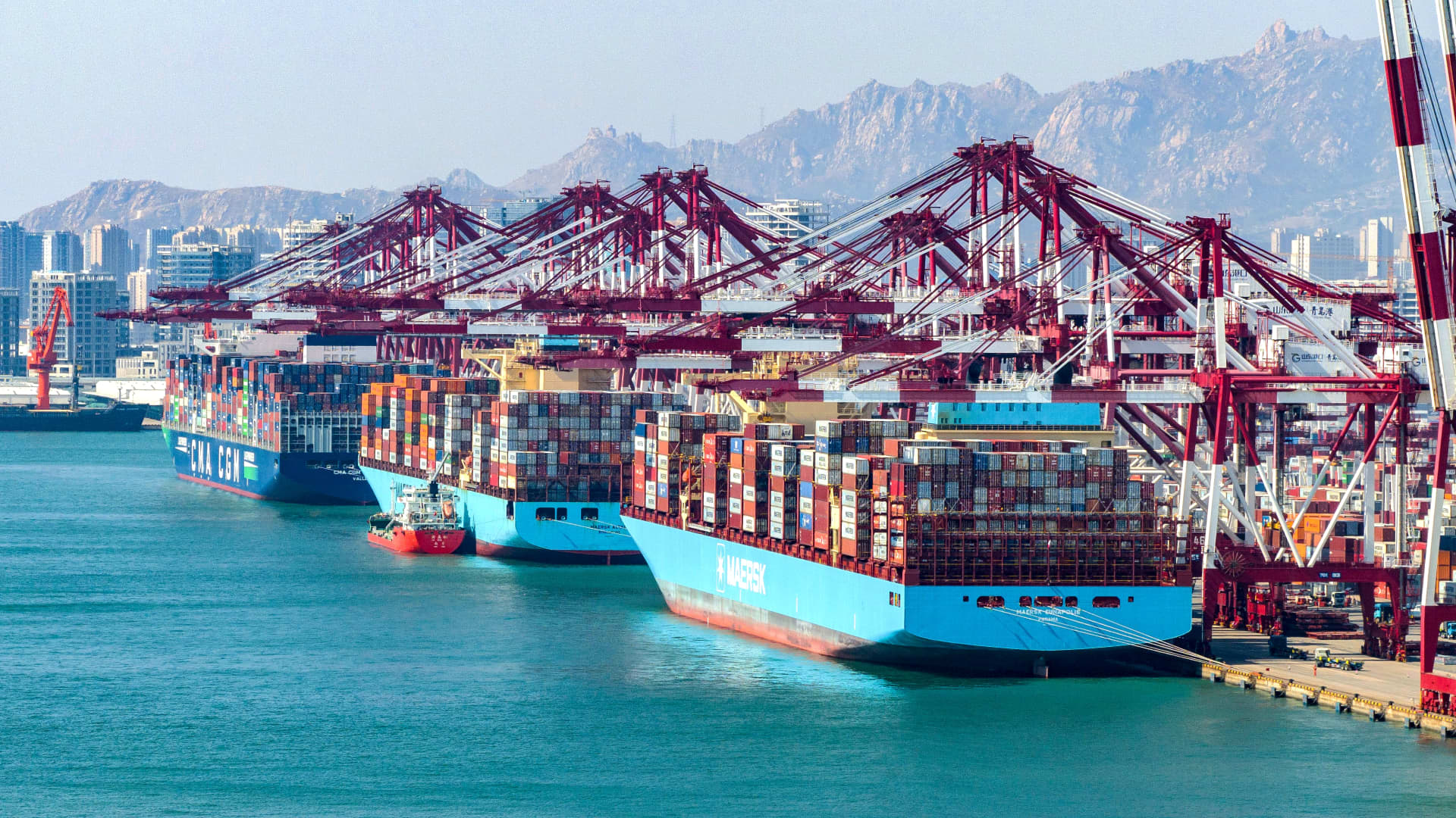 World's first-ever global emissions tax is on the table at crunch shipping talks