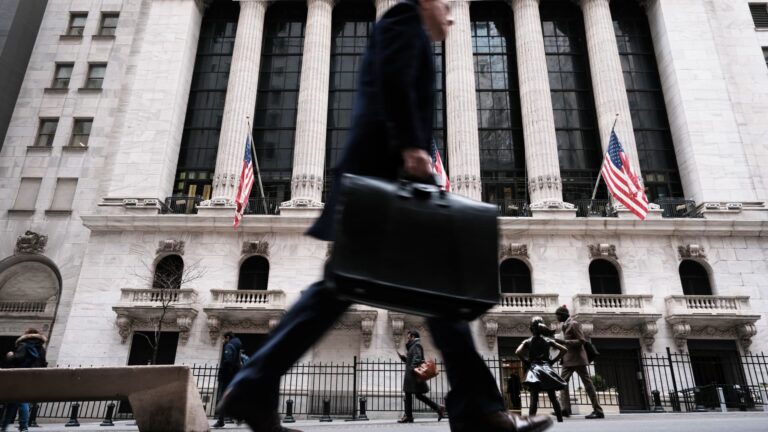 The wealthy are loading up on cash, gold and family trusts during market turmoil