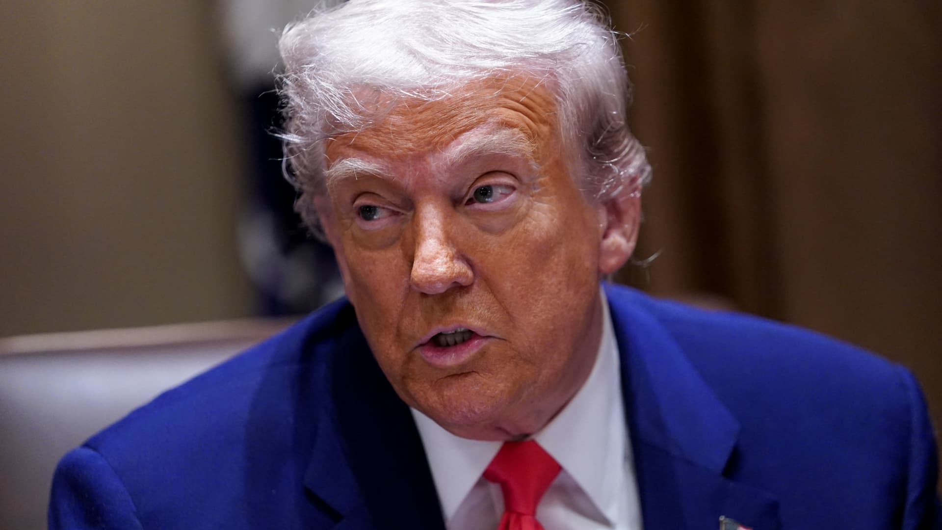 Trump's triple-digit tariff essentially cuts off most trade with China, says economist