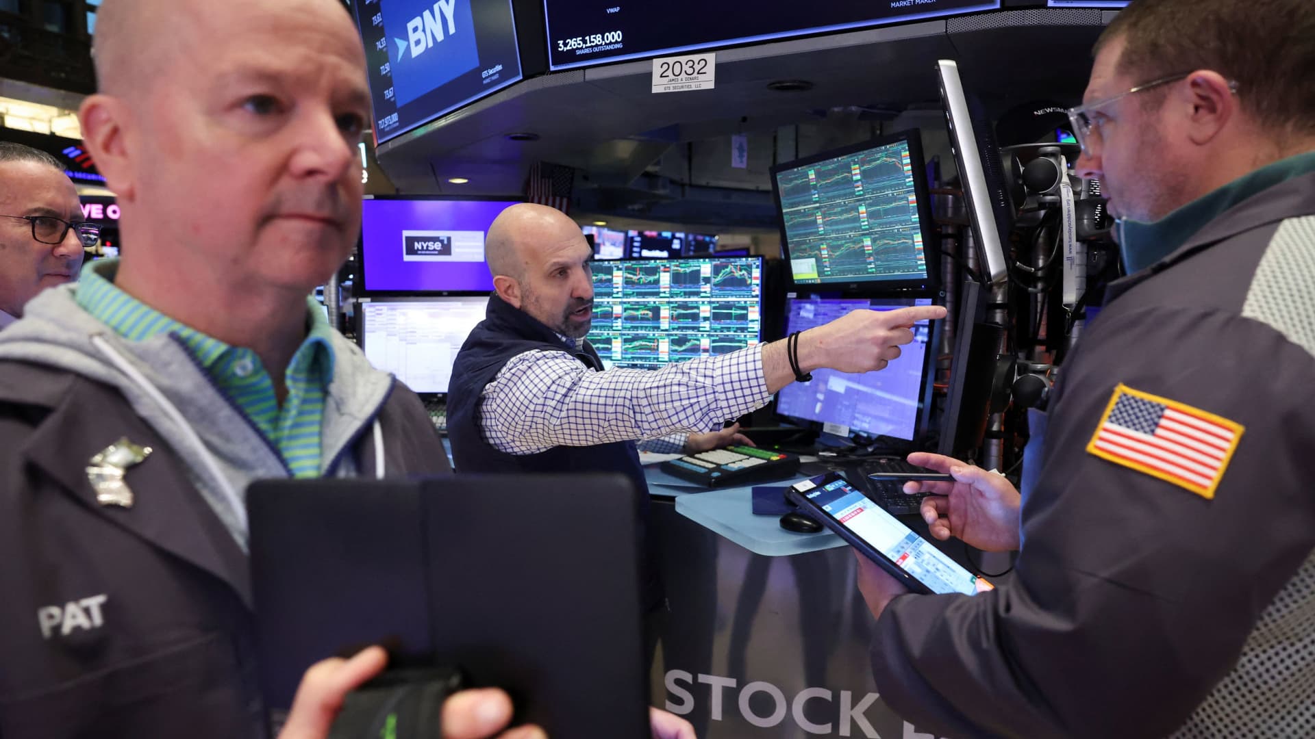 Bank of America's Hartnett says sell into rallies until the S&P 500 falls further