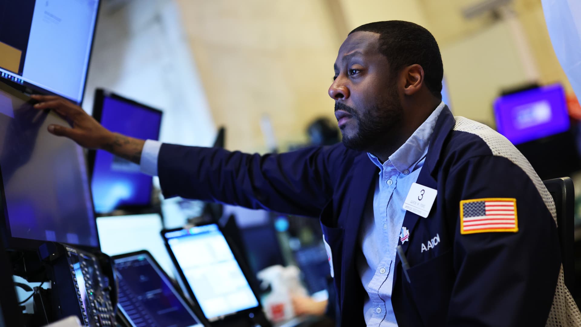 A market options bet that pays off if trade tensions cool a bit