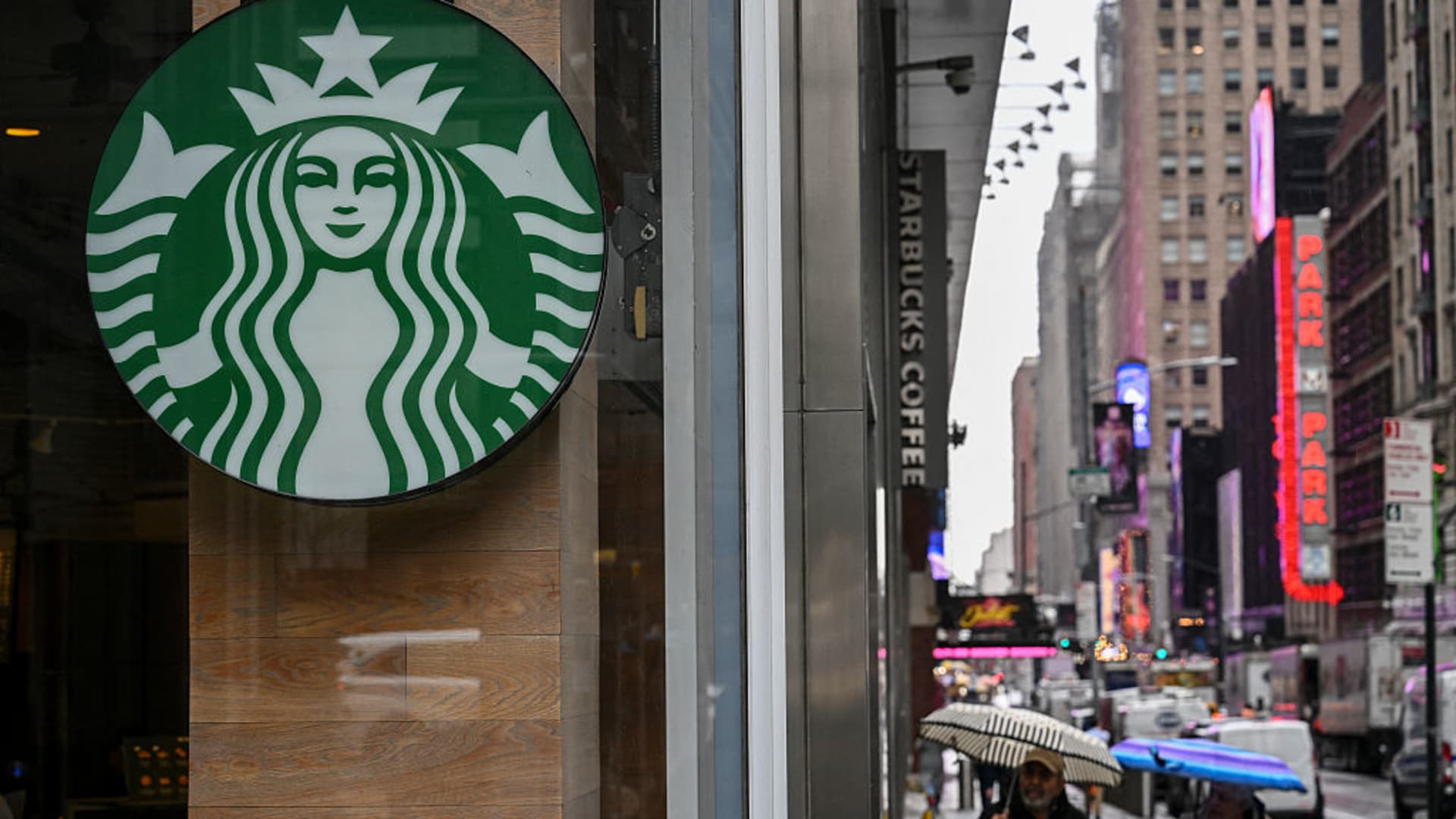 Consumers aren't doing what they say — plus, our wish list for Starbucks