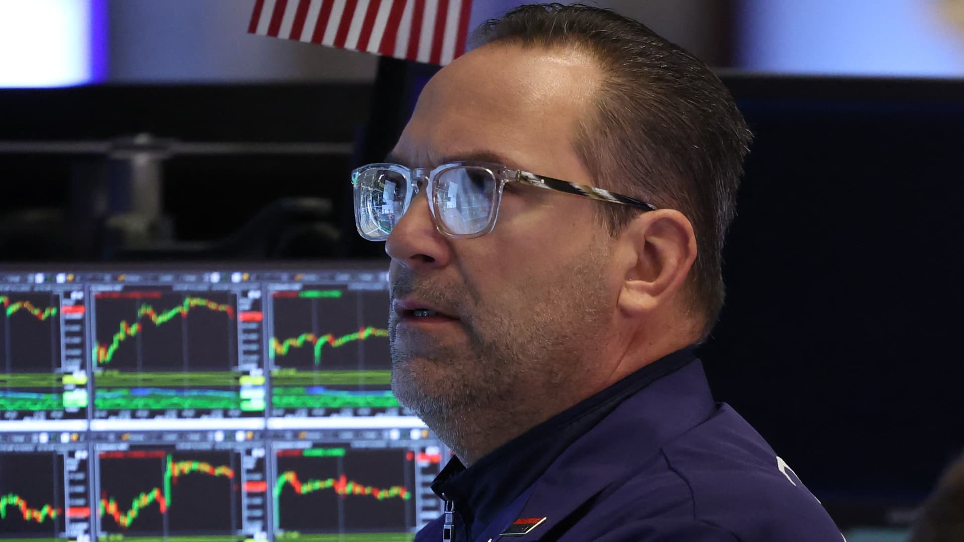 One of the biggest bulls on Wall Street throws in the towel for 2025 on mounting economic concerns