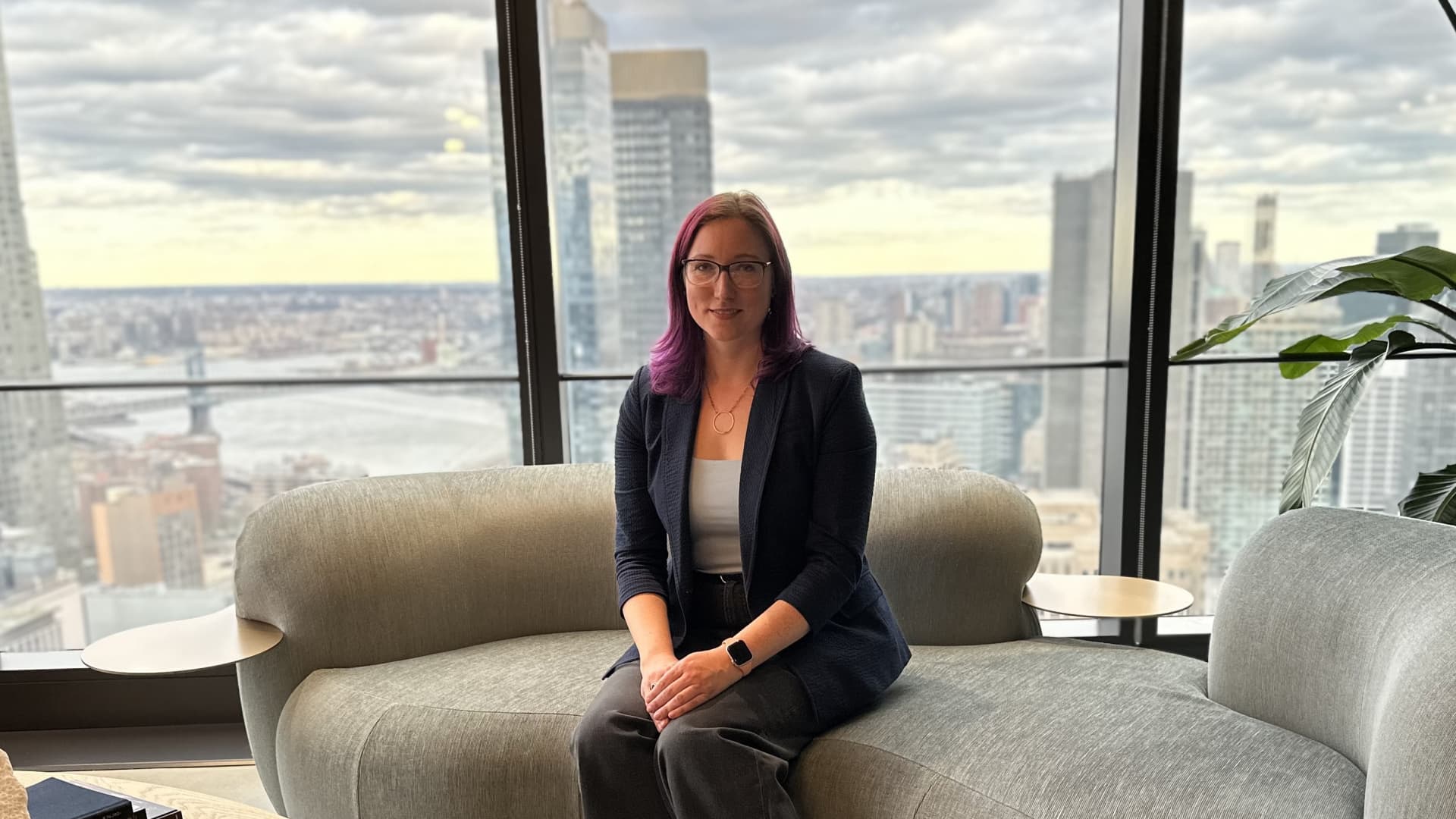 I became an AI prompt engineer after a layoff from Meta: Now I'm 'on the cutting edge of the newest tech obsession'