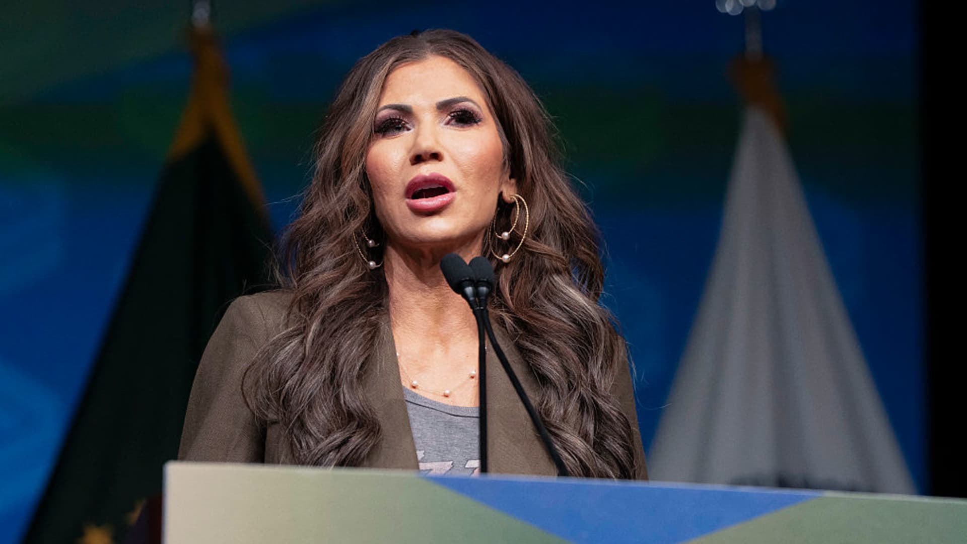 DHS Secretary Kristi Noem's purse, including $3,000 cash, stolen at DC restaurant