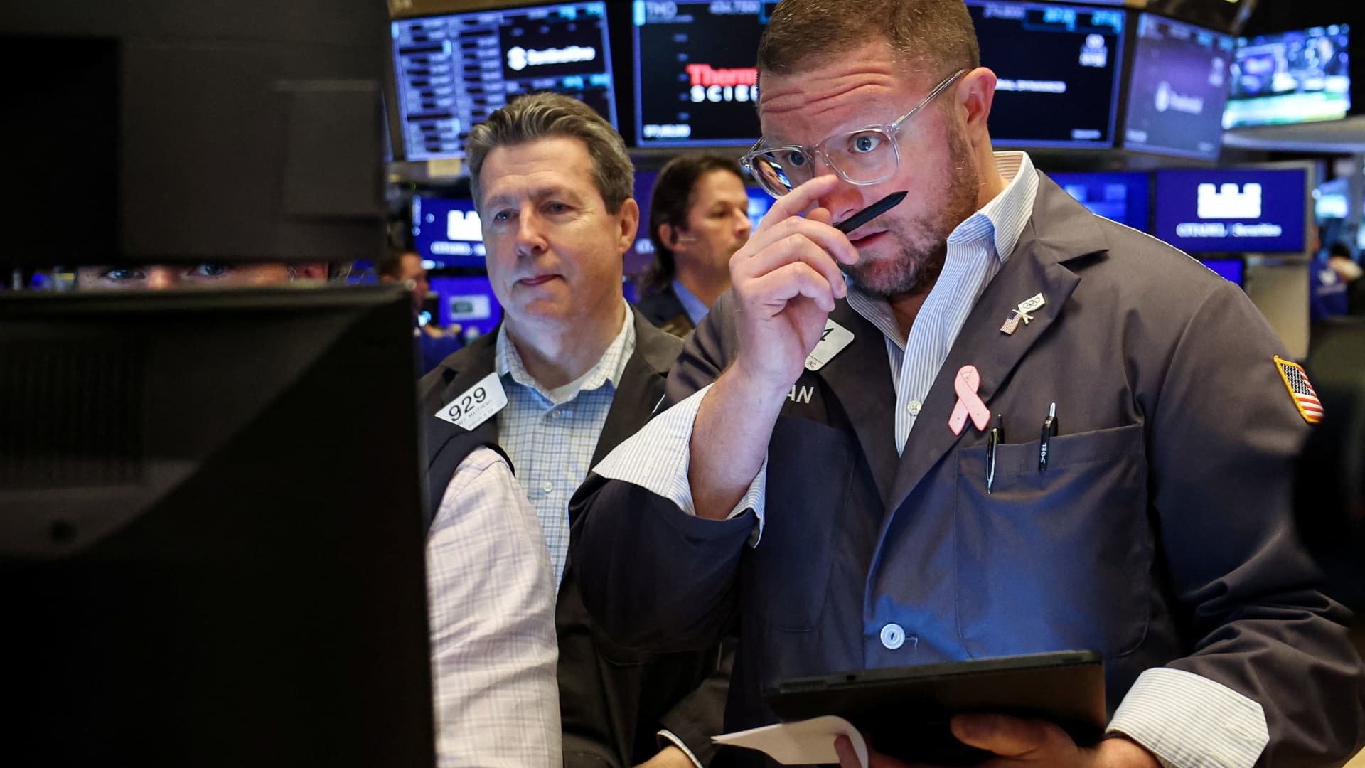 S&P 500 futures are little changed after major averages post back-to-back gains: Live updates