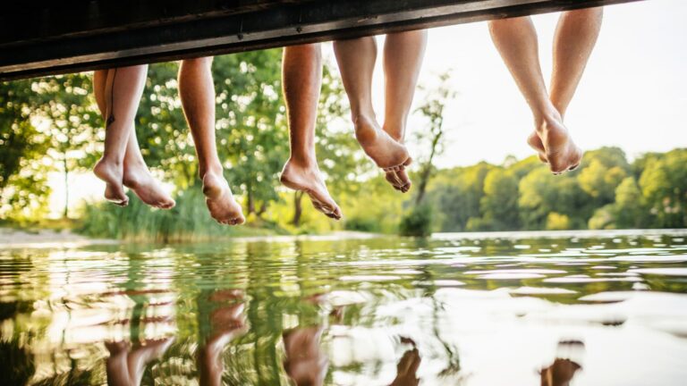 Fewer Americans are planning summer vacations. Travel costs aren't the top reason