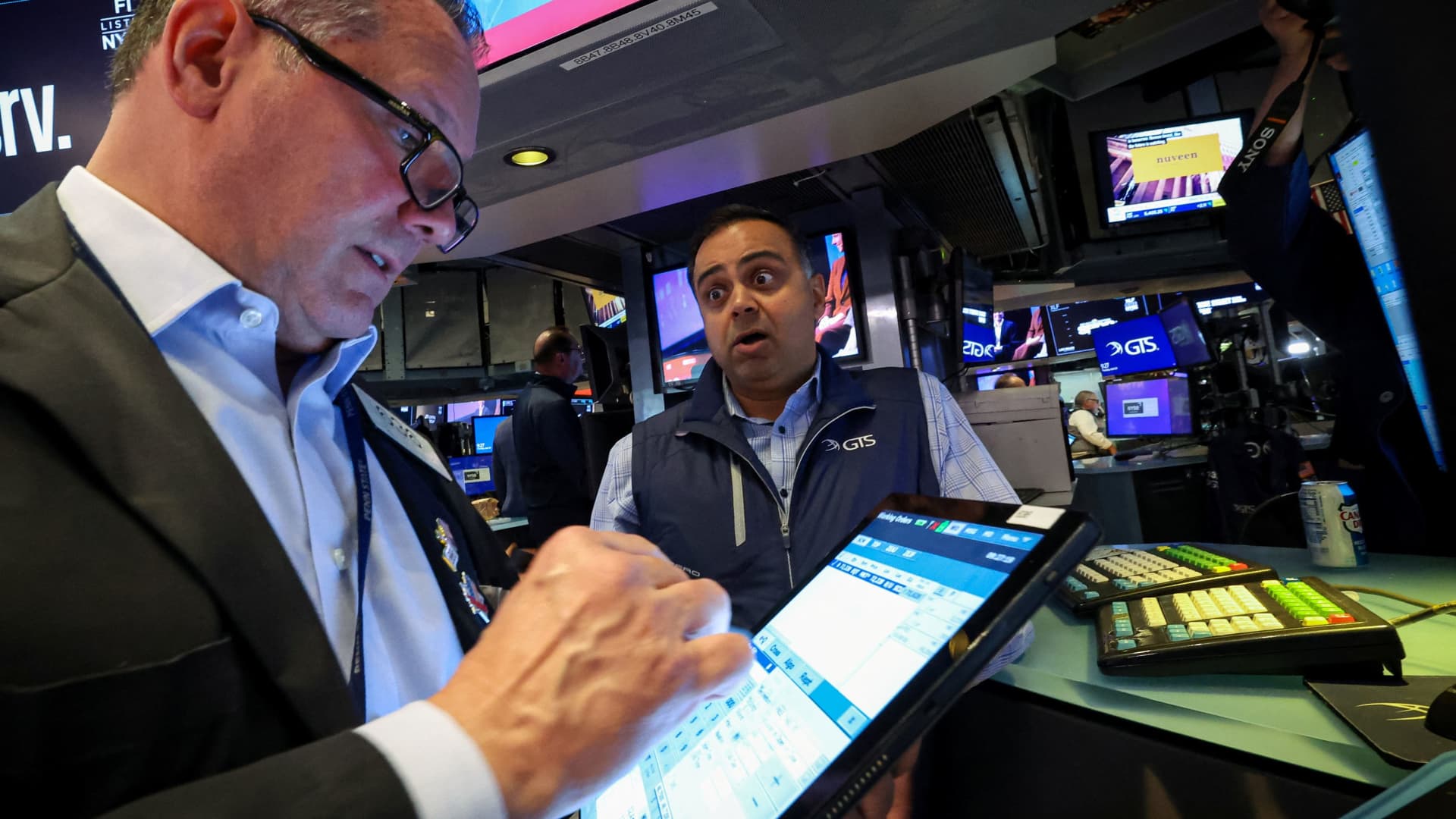 S&P 500 futures are little changed after broad index notches fifth straight winning day: Live updates