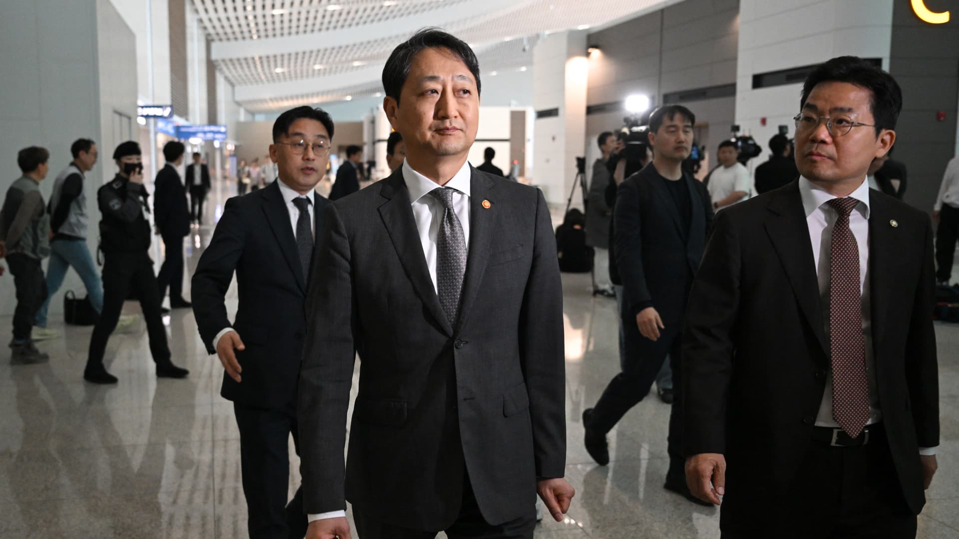 South Korea, U.S. aim for package deal before tariff pause ends in July, Seoul says