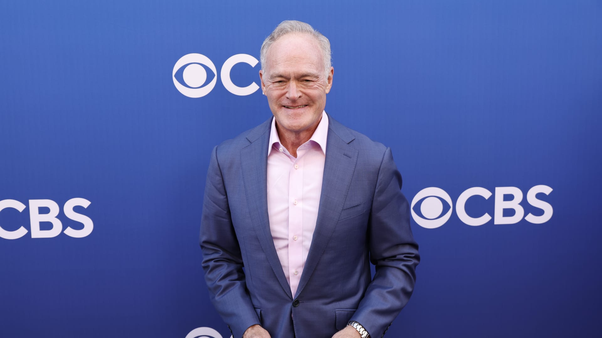 On air, '60 Minutes' reporter says 'none of us is happy' about changes that led top producer to quit