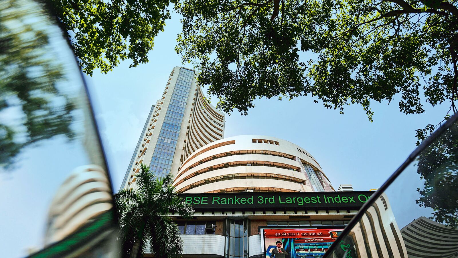 Vijay L. Bhabwani's Ticker: Selling intensity might slow down