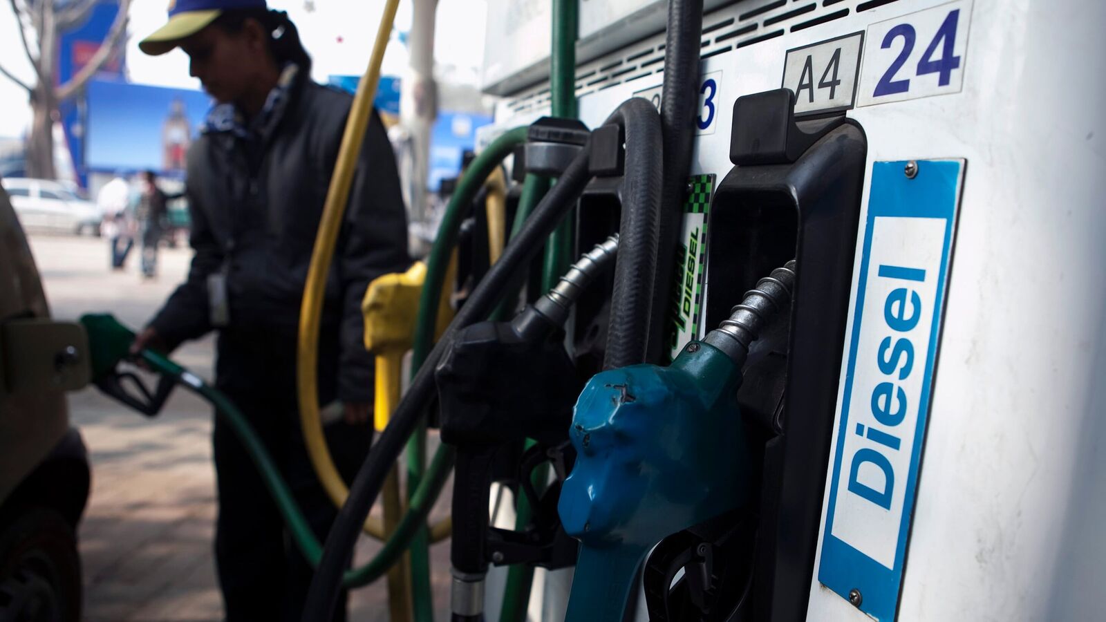 BPCL, HPCL, Indian Oil shares get bearish calls from analysts despite falling crude oil prices. Here’s why | Stock Market News