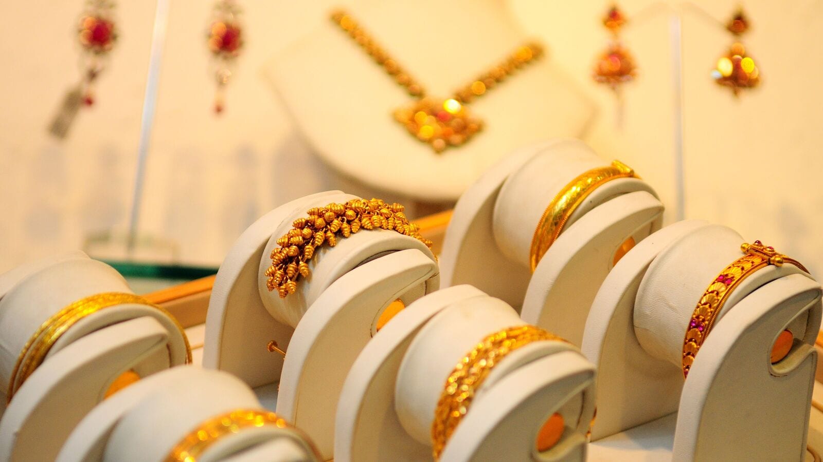 Gold rate today: Yellow metal hits new high of  ?91,423 per 10 gm as Trump's tariffs raise safe-haven bets