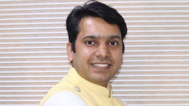 Buy or sell: Sumeet Bagadia recommends three stocks to buy on Monday — 7 April 2025