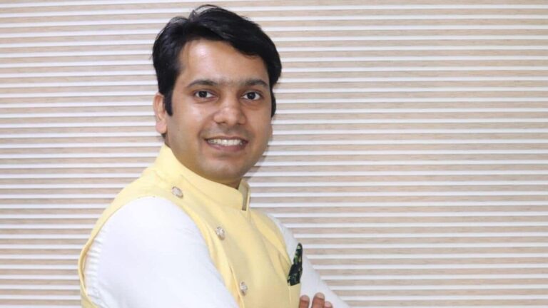 Breakout stocks to buy or sell: Sumeet Bagadia recommends five shares to buy today ? 15 April 2025