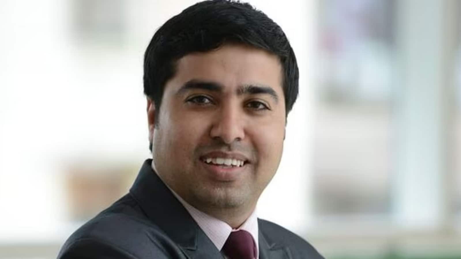 Shares to buy or sell: Chandan Taparia recommends three stocks to buy and sell today - April 2