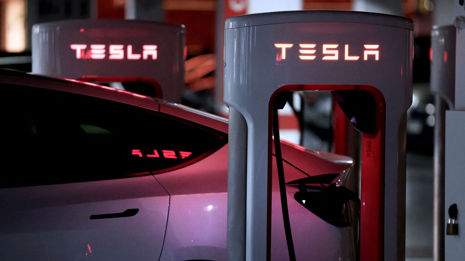 Tesla Q1 Results: Net profit drops 71%, revenue falls 9%; Stock price jumps as Elon Musk to reduce White House role