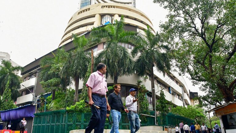 FPI selloff resumes:  ₹32,000 crore withdrawn in April as global trade tensions heighten