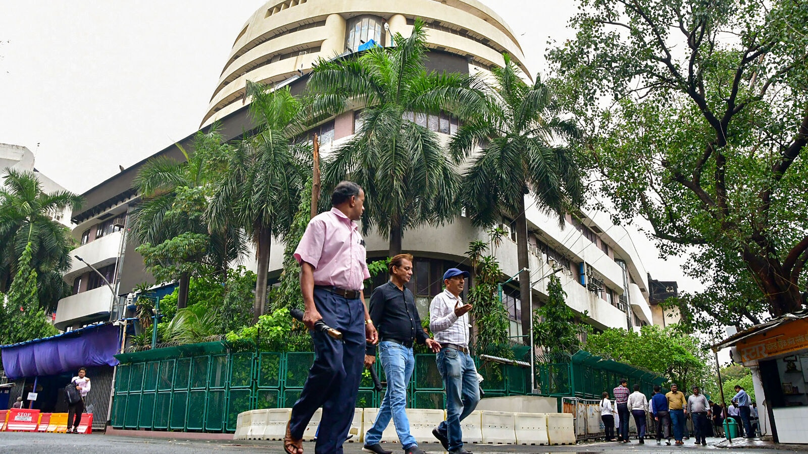 Stock market today: Sensex, Nifty 50 end choppy trade flat as losses in Bajaj twins, India-Pakistan tensions weigh