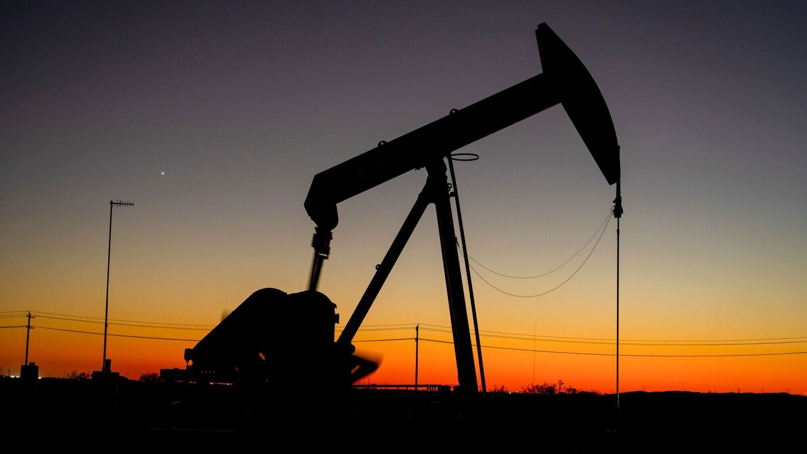 Crude oil prices could sink below $40 under ‘extreme’ conditions, predicts Goldman Sachs