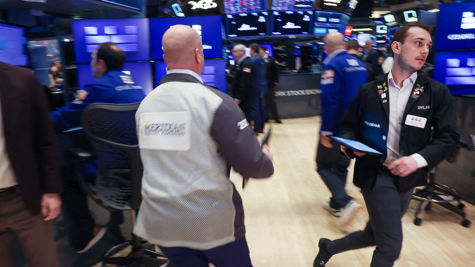 Wall Street wobbles as S&amp;P 500 flirts with bear market: Understanding the bear market buzz